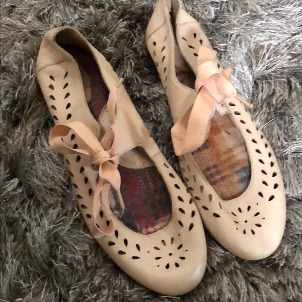 Born cutout ballet slippers